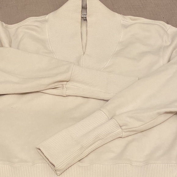 AGOLDE Klara V- neck Sweatshirt. Size M 100% cotton . - Picture 5 of 14